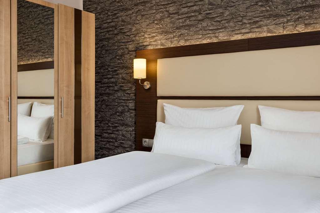 Amedia Express Bielefeld, Trademark Collection By Wyndham Hotel Werther  Room photo